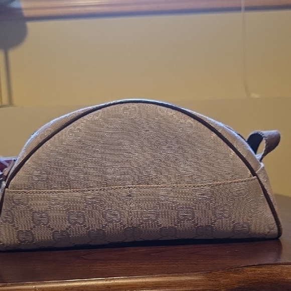 Gucci Beige and Brown Sholder Bag - Picture 2 of 15